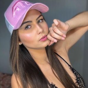 Meet your Posher, Becky